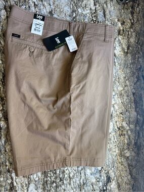 Lee Men’s Tan Flat Front Shorts